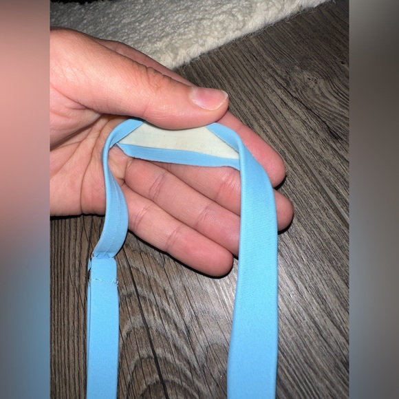 Medium, blue, cupped swim top, high rise bottoms. See the video for seem on top - Picture 3 of 12